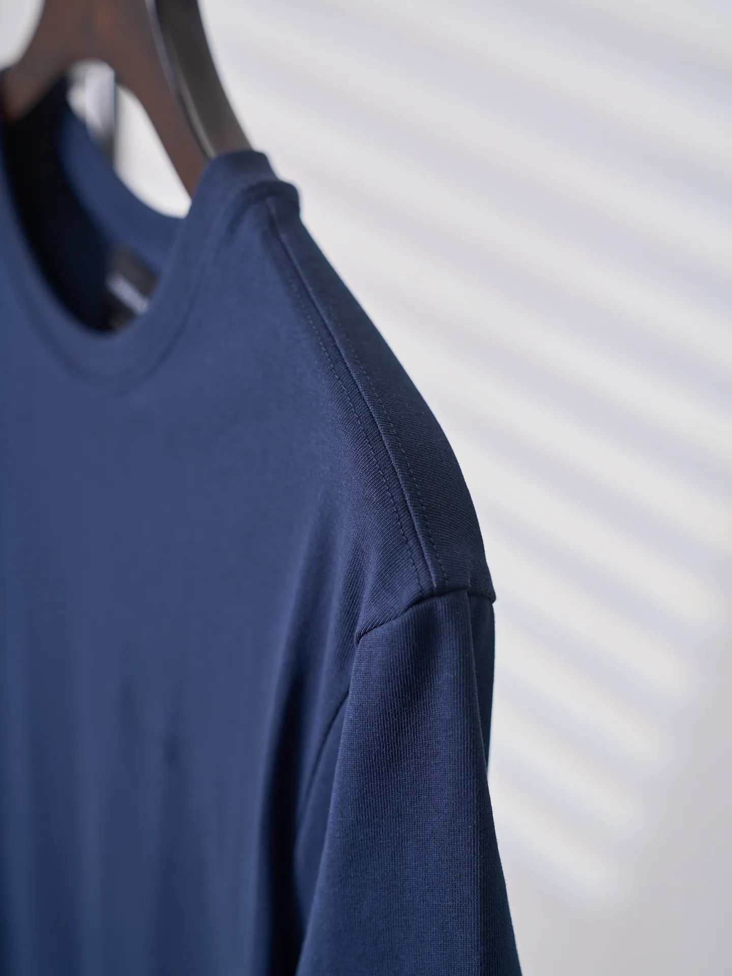 【 】Canada Goose/ T 【In Stock】S M L XL ： ， ， ， Breathable ， ， ， 、 ， ， ， ， 。 ： ， （ ）， ， ， ； ， Wear-Resistant ， 、 。 1： ， ， ， 、 ， 。 2： 、 ， ， 、 。